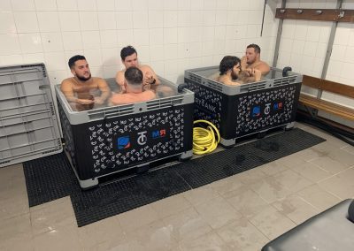 Joueurs de mérignac dans des bains froid